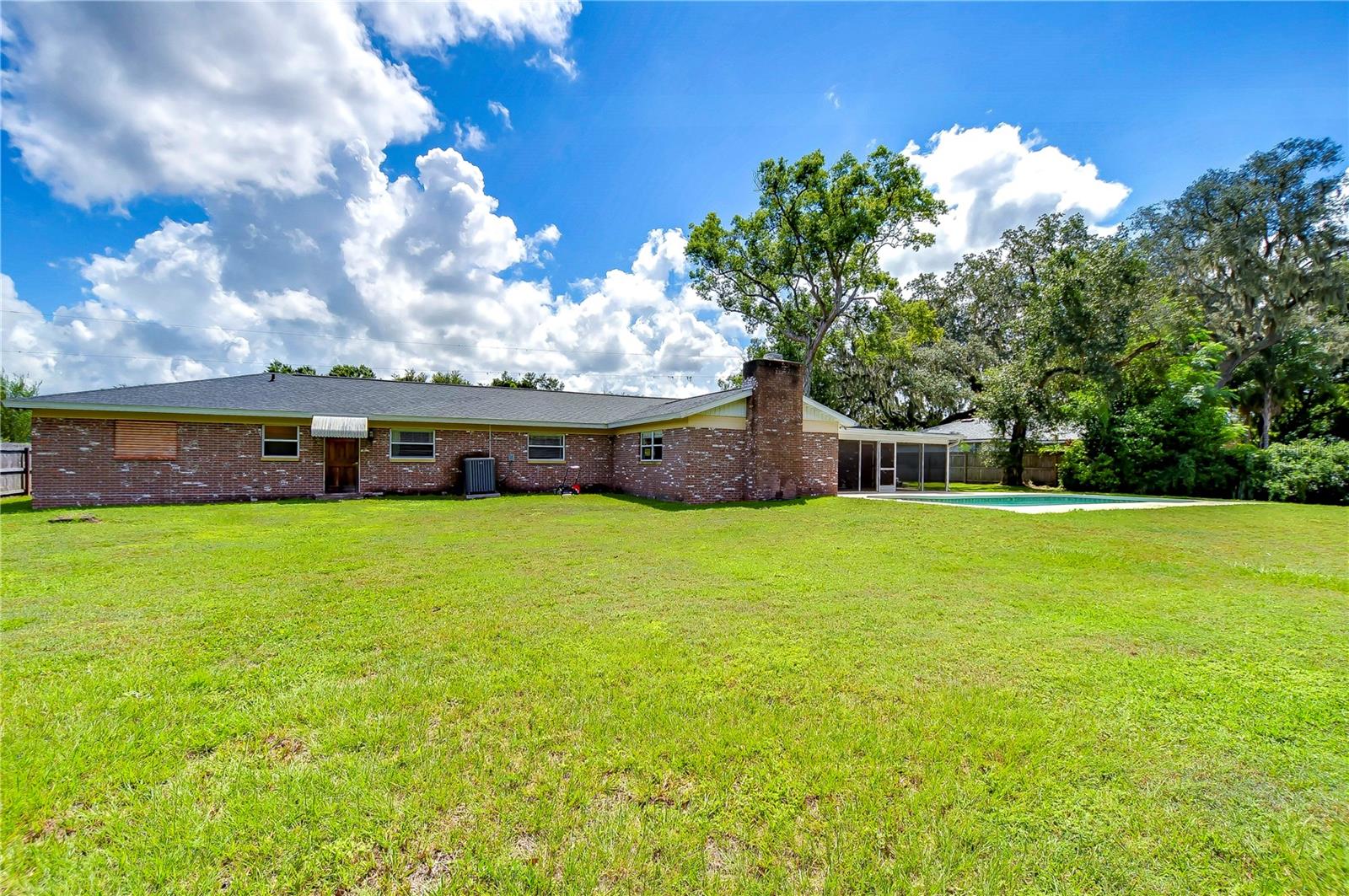 Photo 5 of 37 of 1034 S MOUNT CARMEL ROAD house