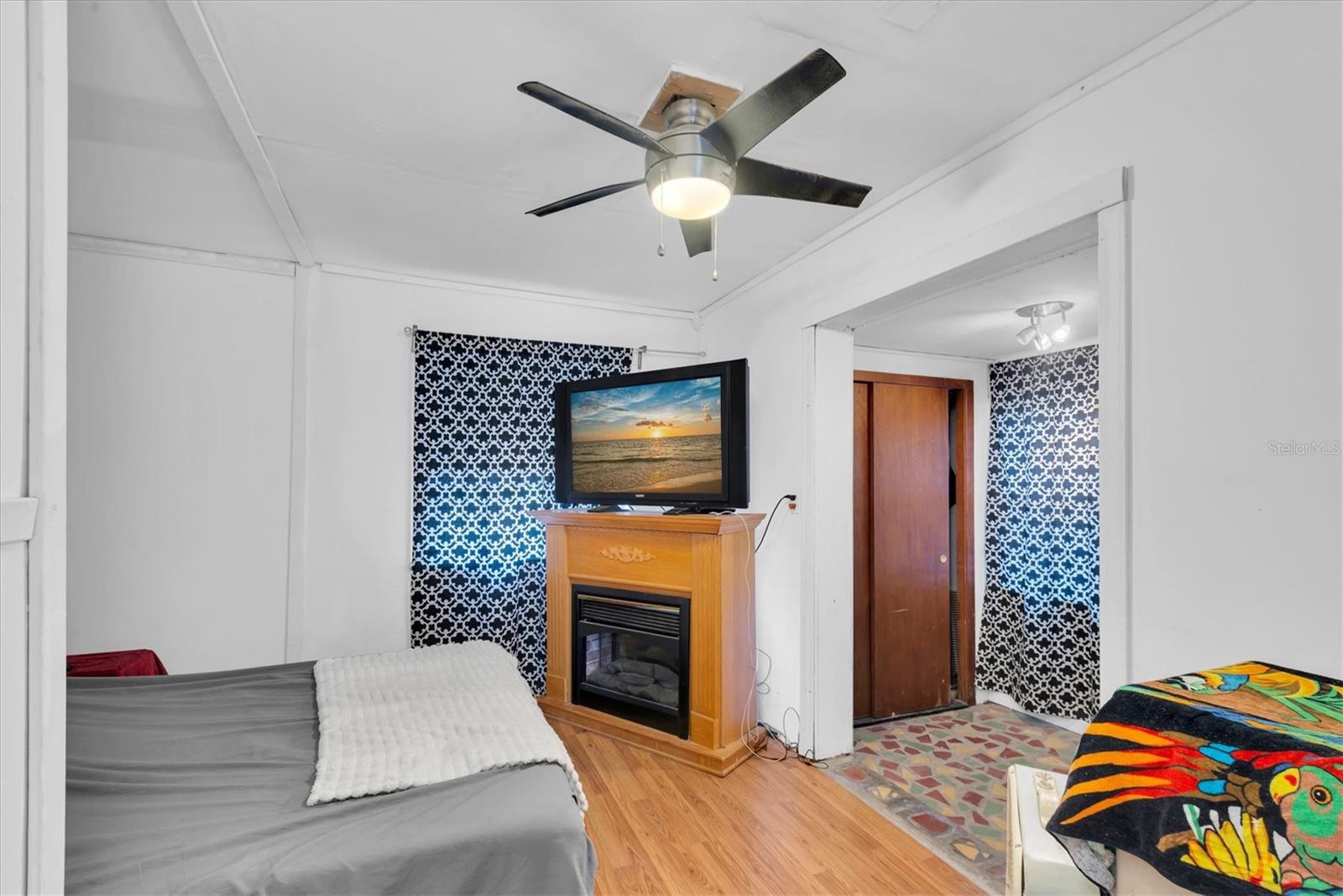 TANGERINE BUS CENTER SUB - Residential