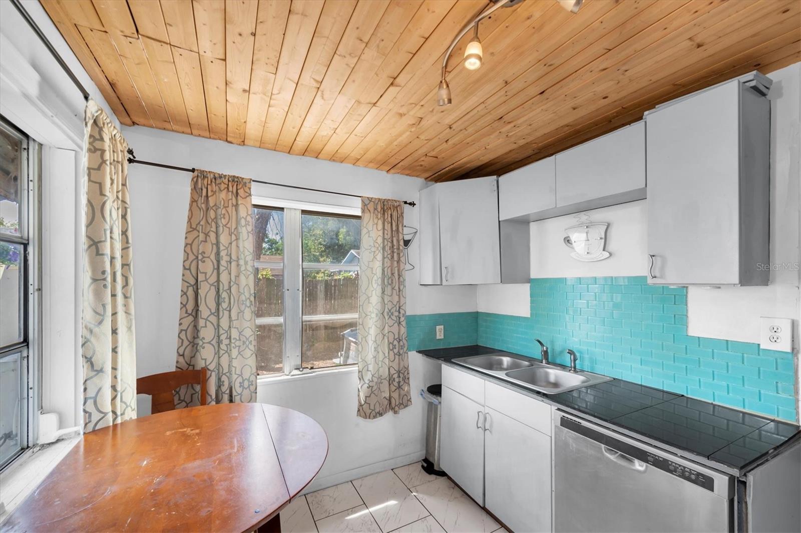 TANGERINE BUS CENTER SUB - Residential