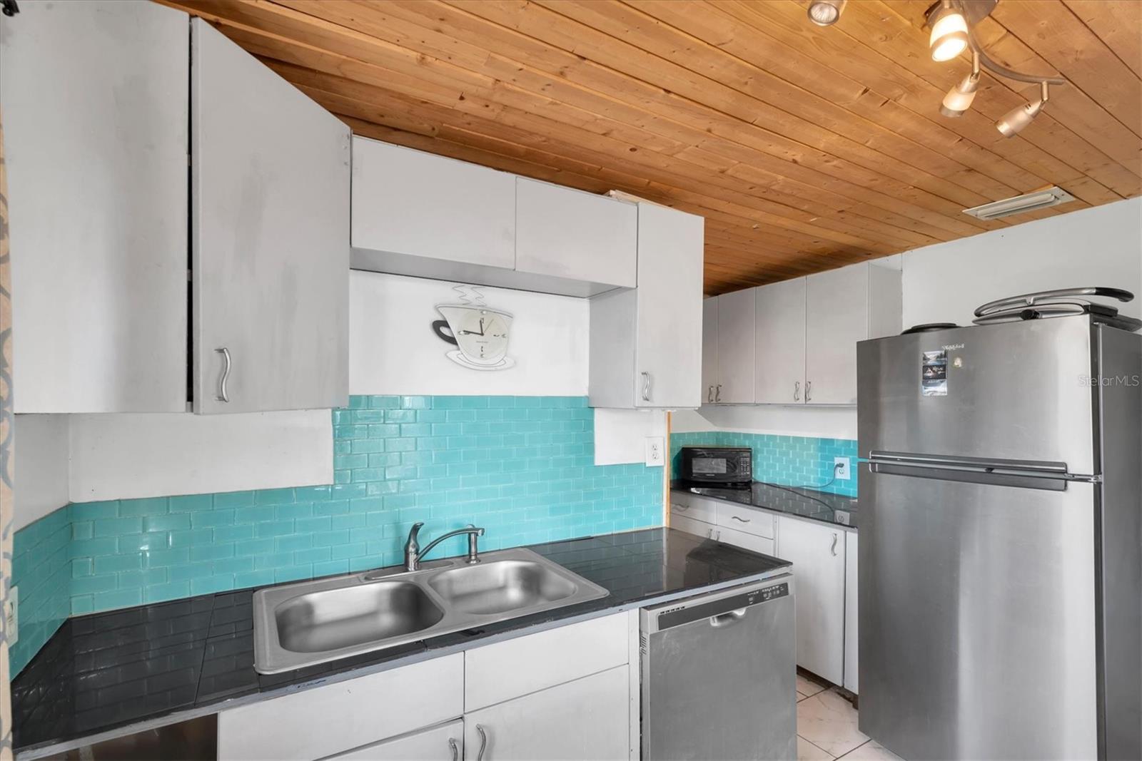 TANGERINE BUS CENTER SUB - Residential