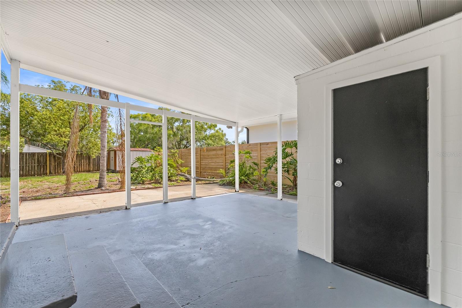 RIVERSIDE NORTH - Residential Lease