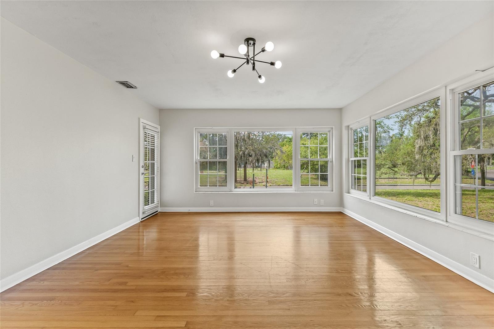 RIVERSIDE NORTH - Residential Lease