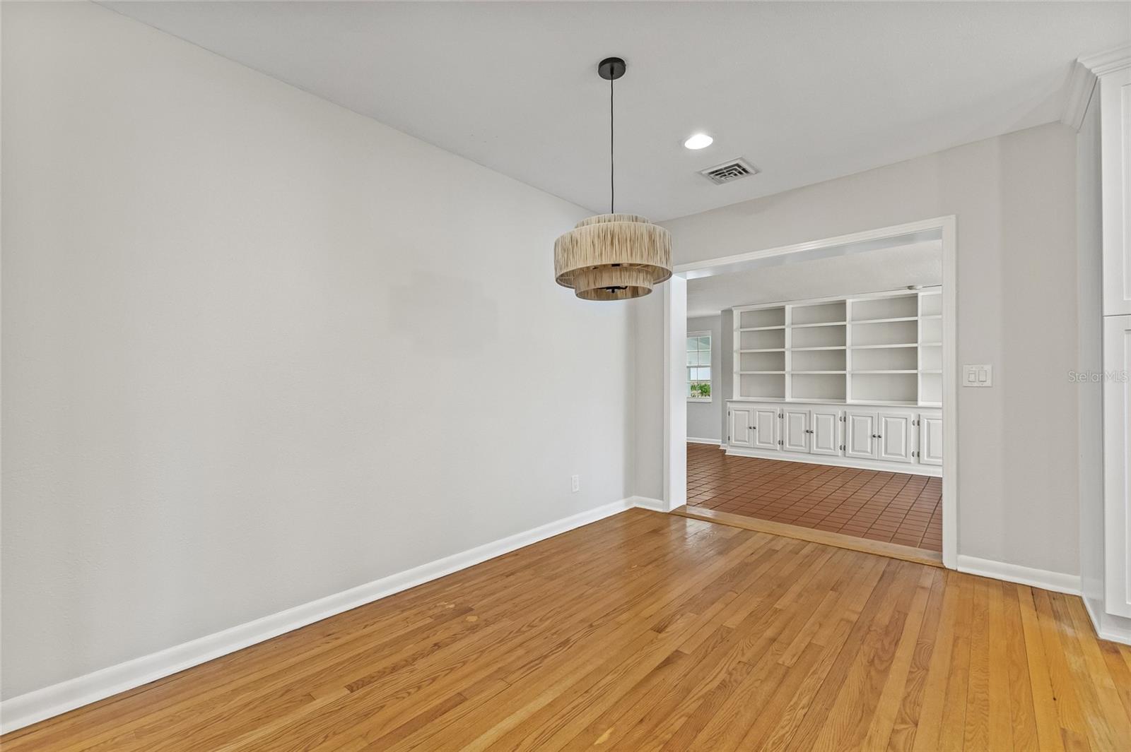 RIVERSIDE NORTH - Residential Lease