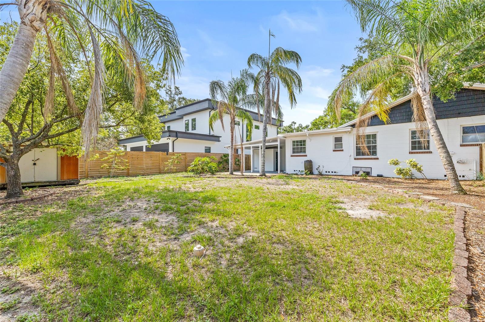 RIVERSIDE NORTH - Residential Lease