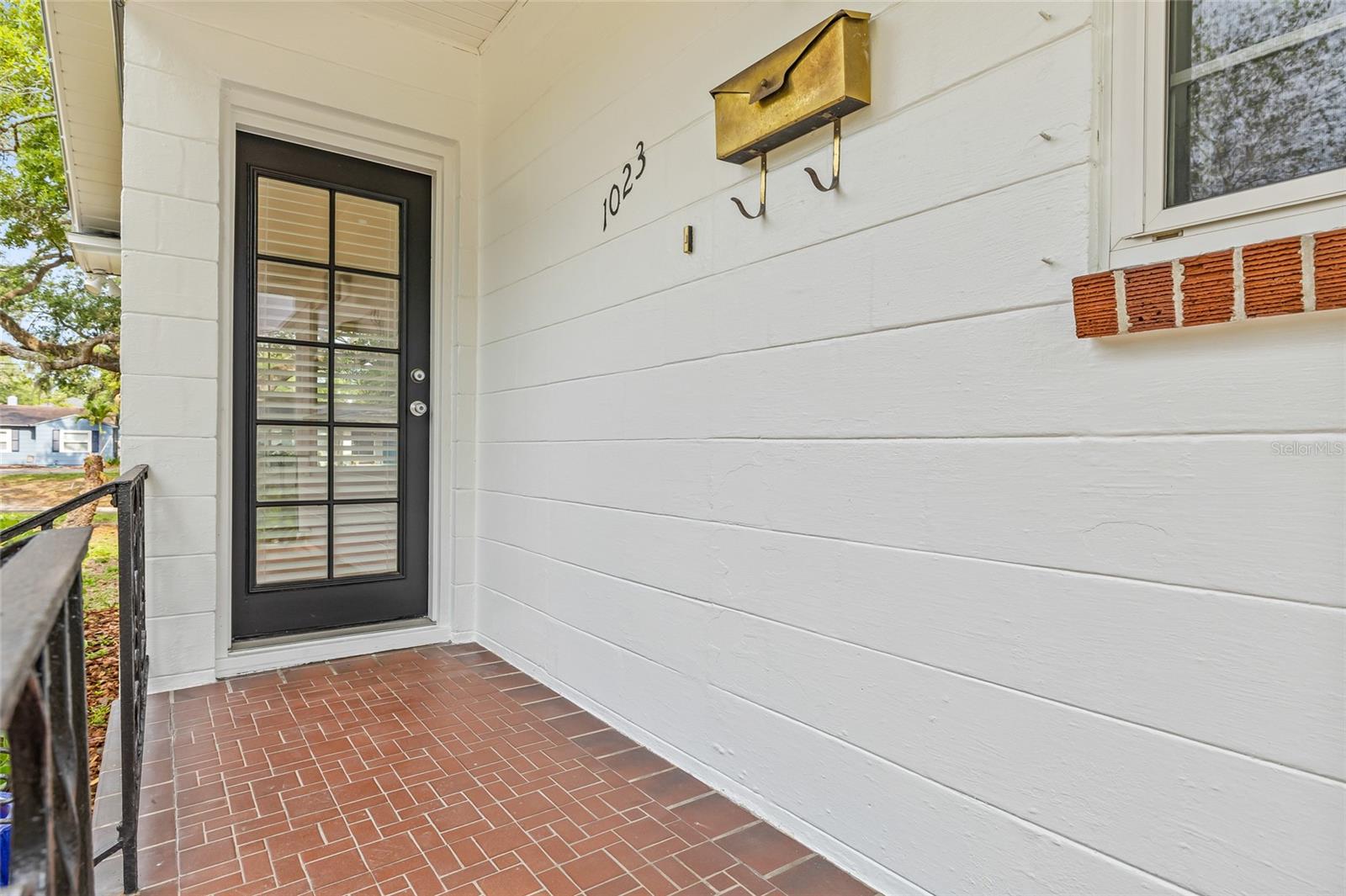 RIVERSIDE NORTH - Residential Lease