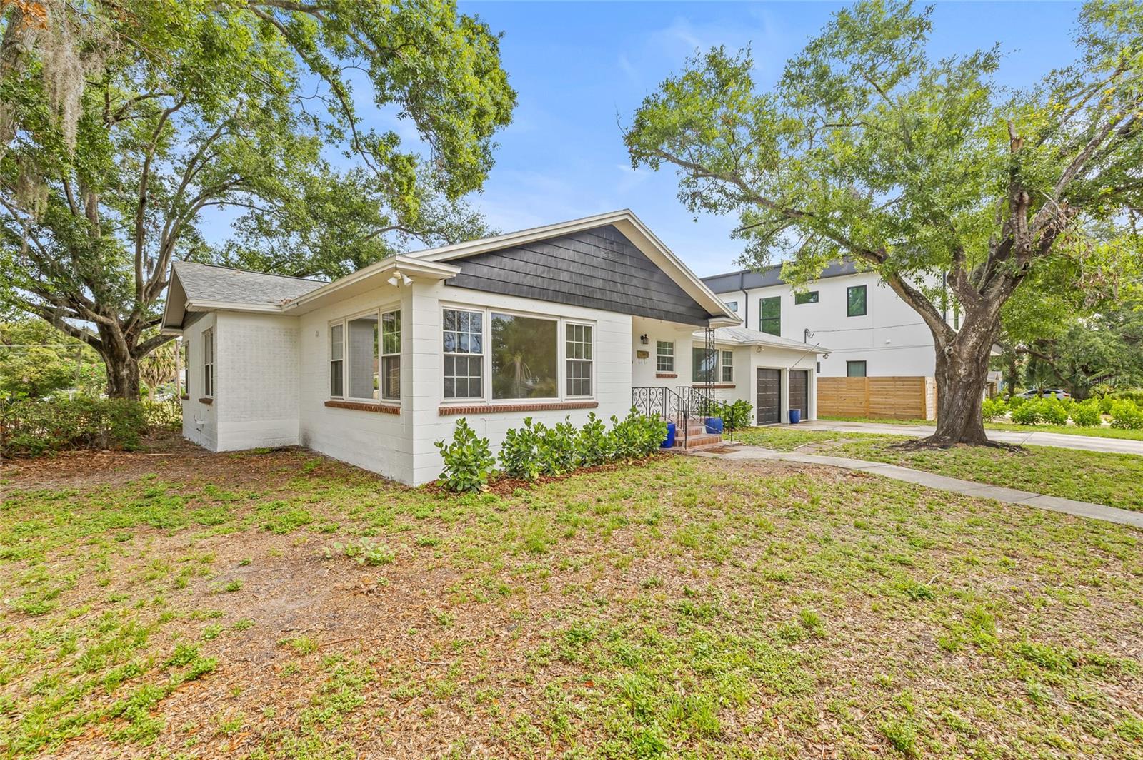 RIVERSIDE NORTH - Residential Lease