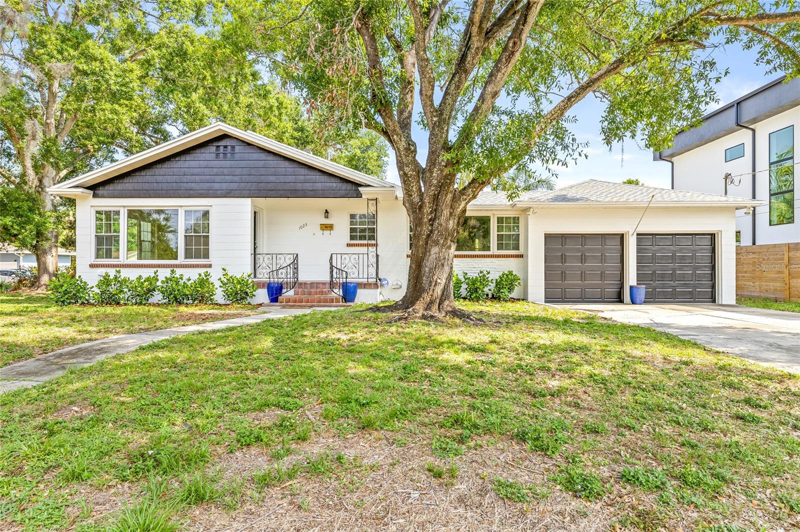 RIVERSIDE NORTH - Residential Lease