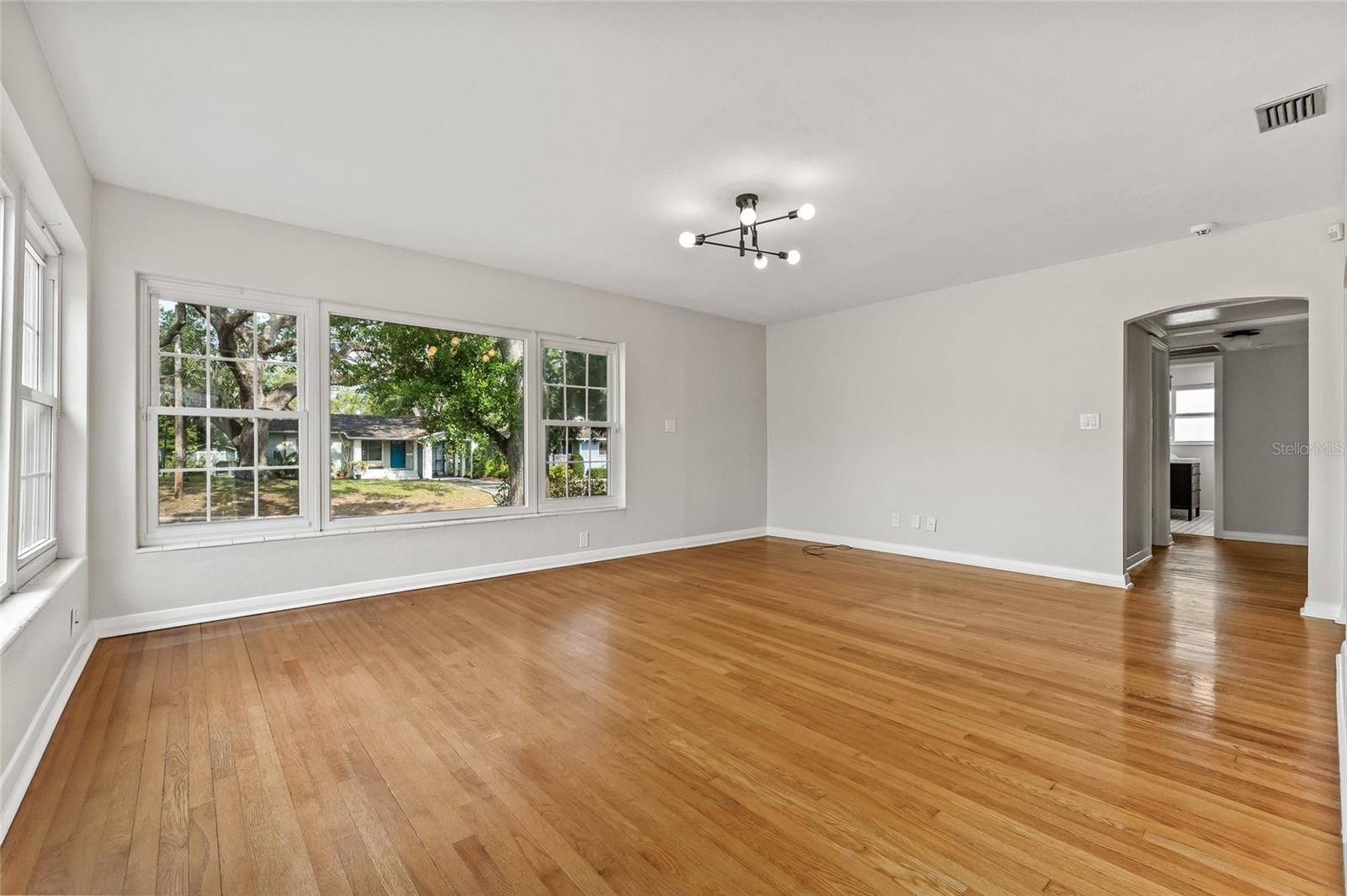 RIVERSIDE NORTH - Residential Lease