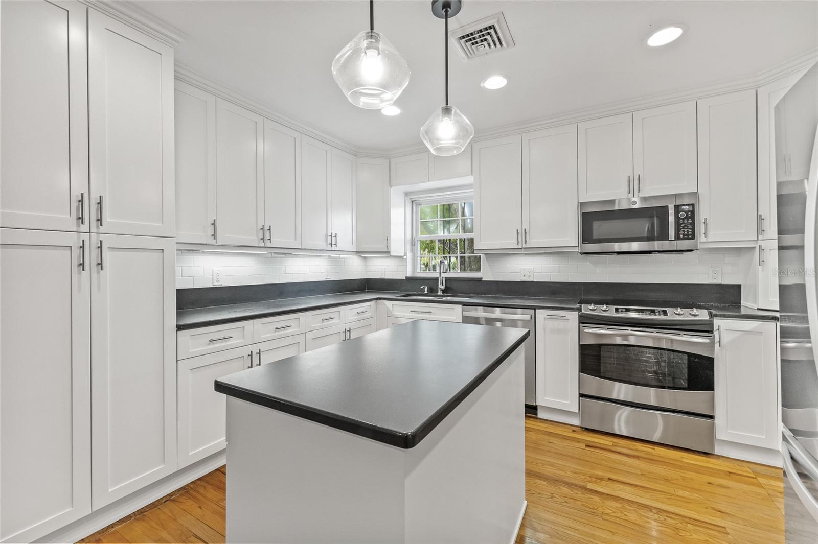 RIVERSIDE NORTH - Residential Lease