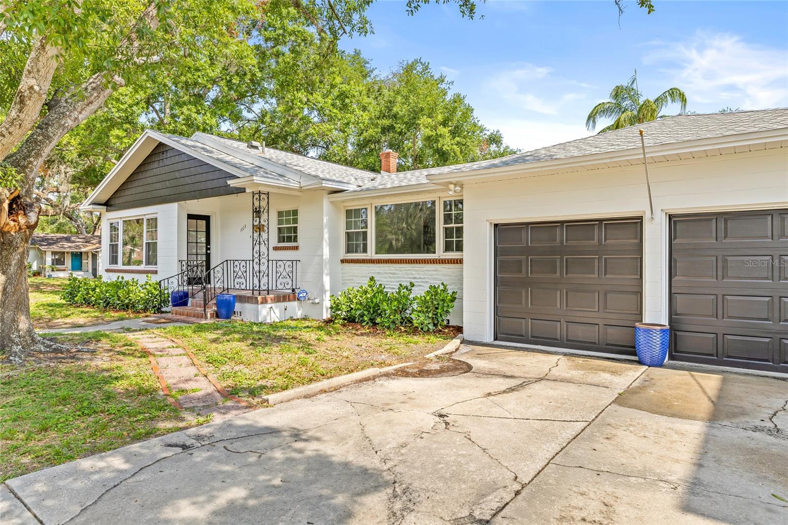 RIVERSIDE NORTH - Residential Lease