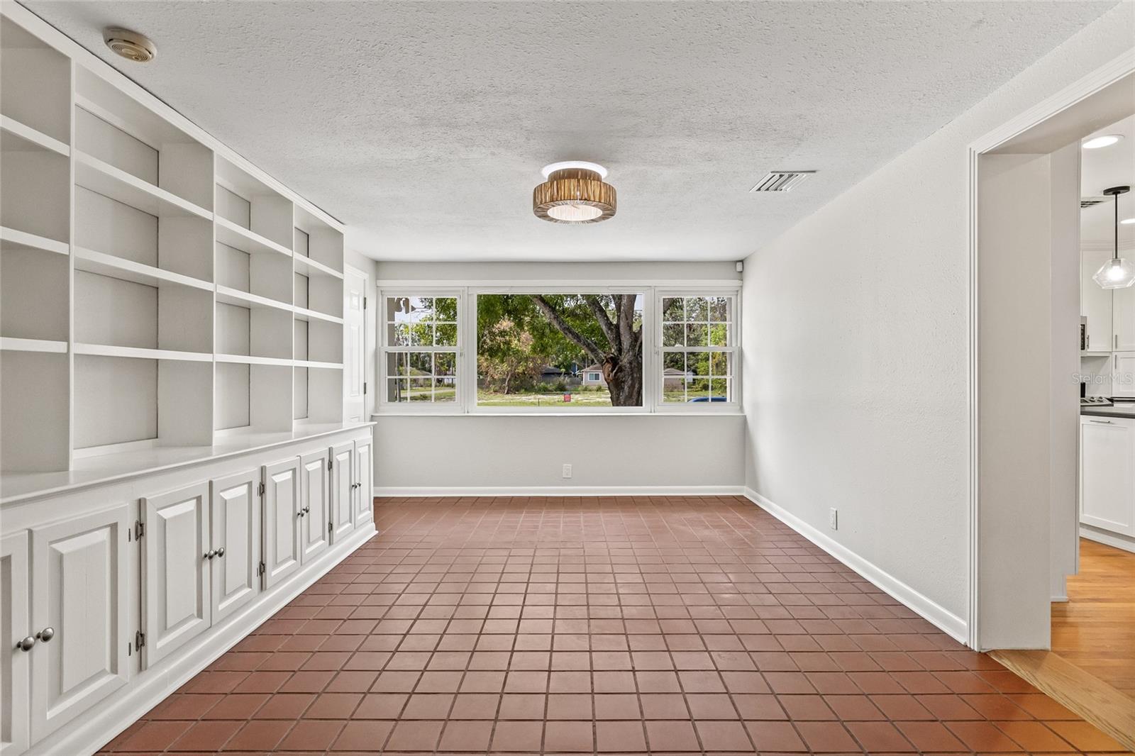 RIVERSIDE NORTH - Residential Lease