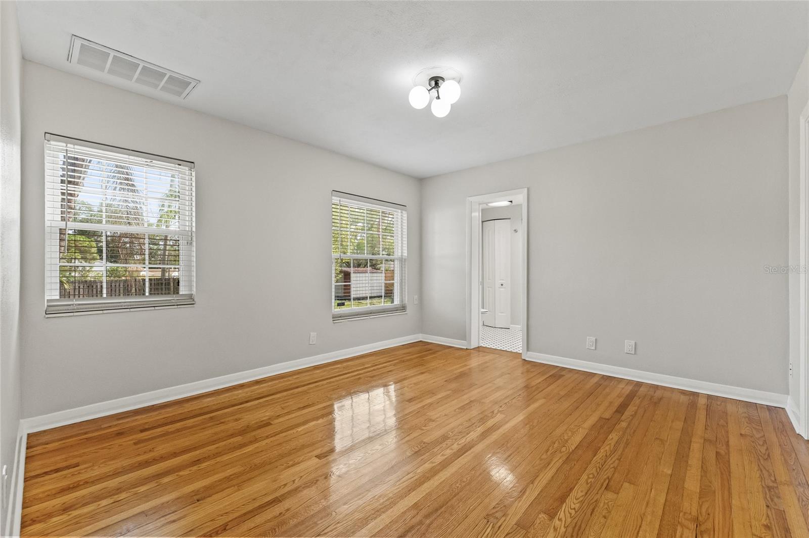 RIVERSIDE NORTH - Residential Lease