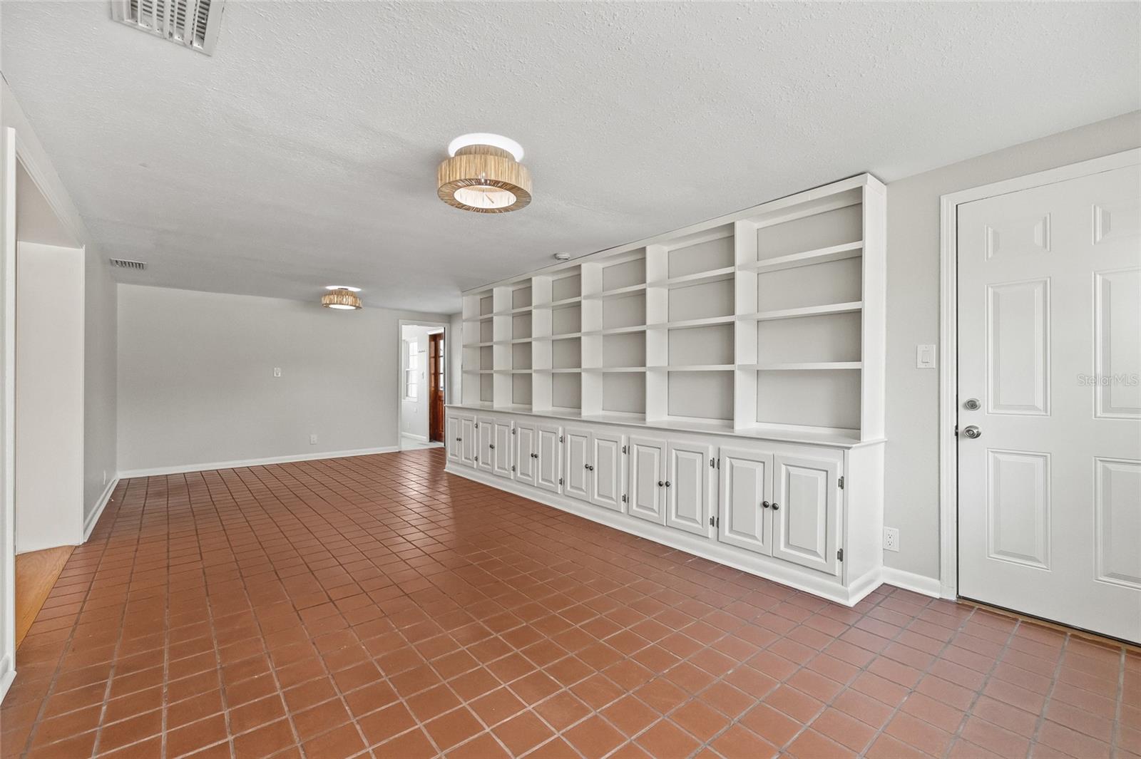 RIVERSIDE NORTH - Residential Lease