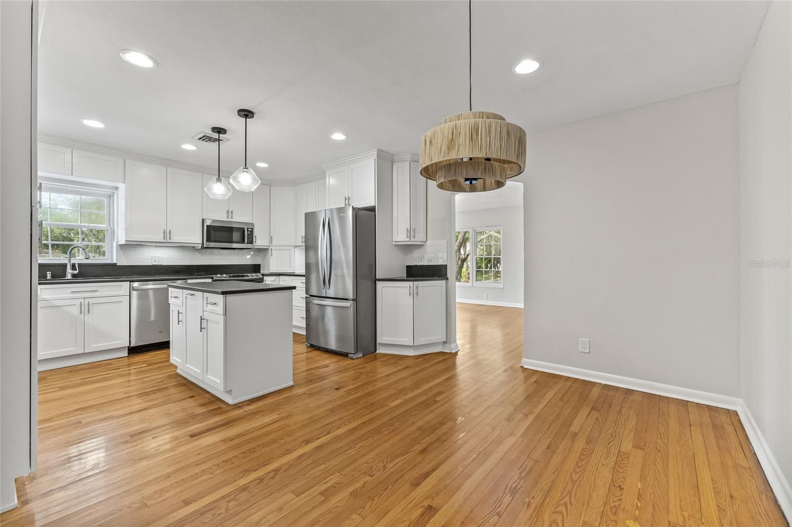 RIVERSIDE NORTH - Residential Lease