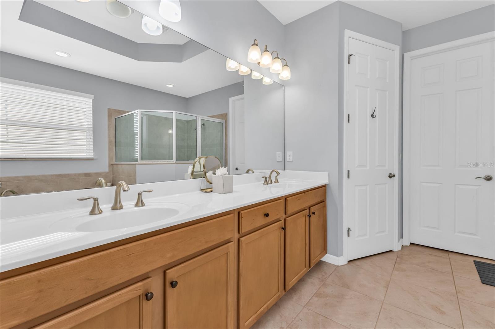 CARIBBEAN VILLAGE - Residential