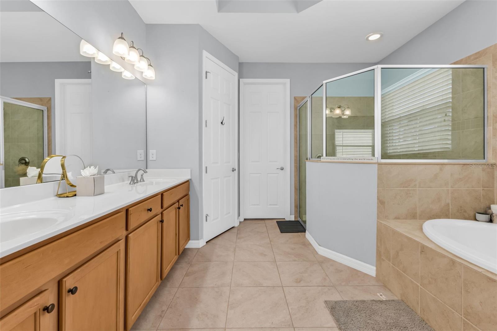 CARIBBEAN VILLAGE - Residential