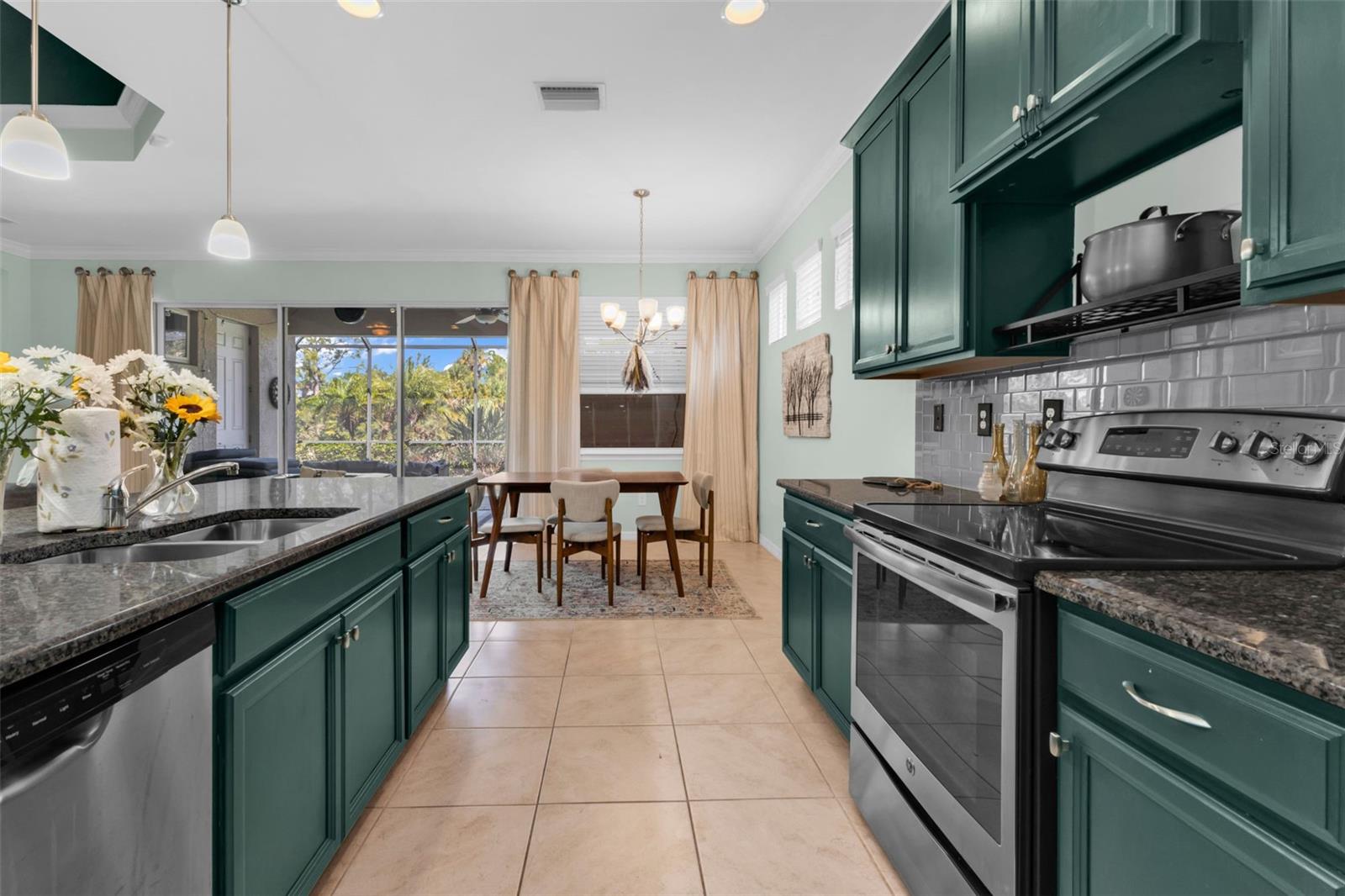 CARIBBEAN VILLAGE - Residential