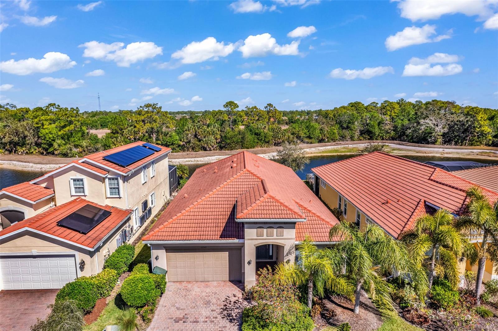 CARIBBEAN VILLAGE - Residential