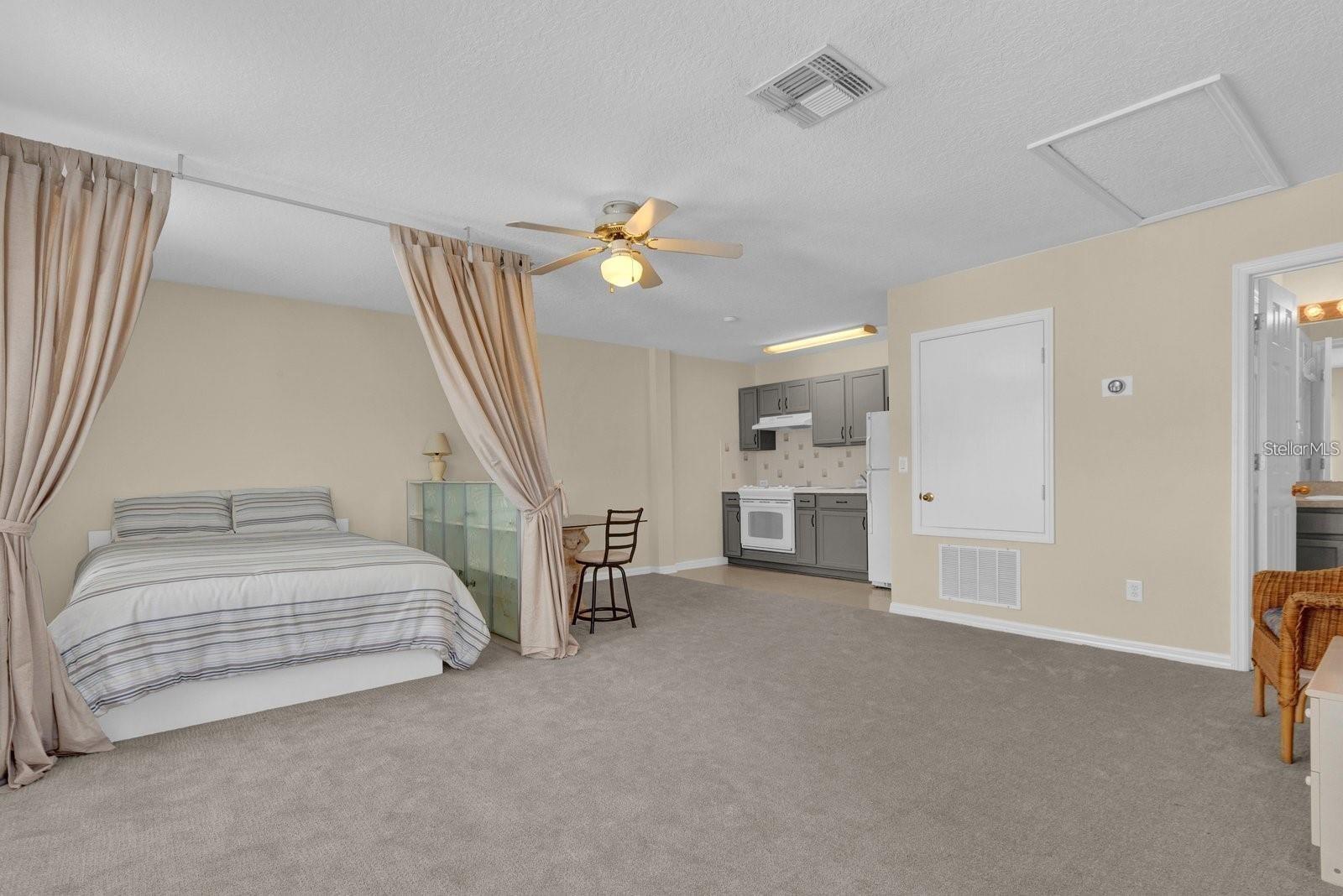 CELEBRATION WEST VILLAGE - Residential Lease