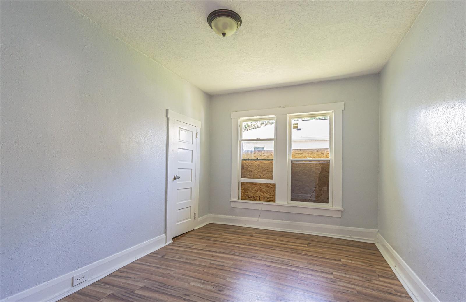 HENDRY & KNIGHTS ADD TO - Residential