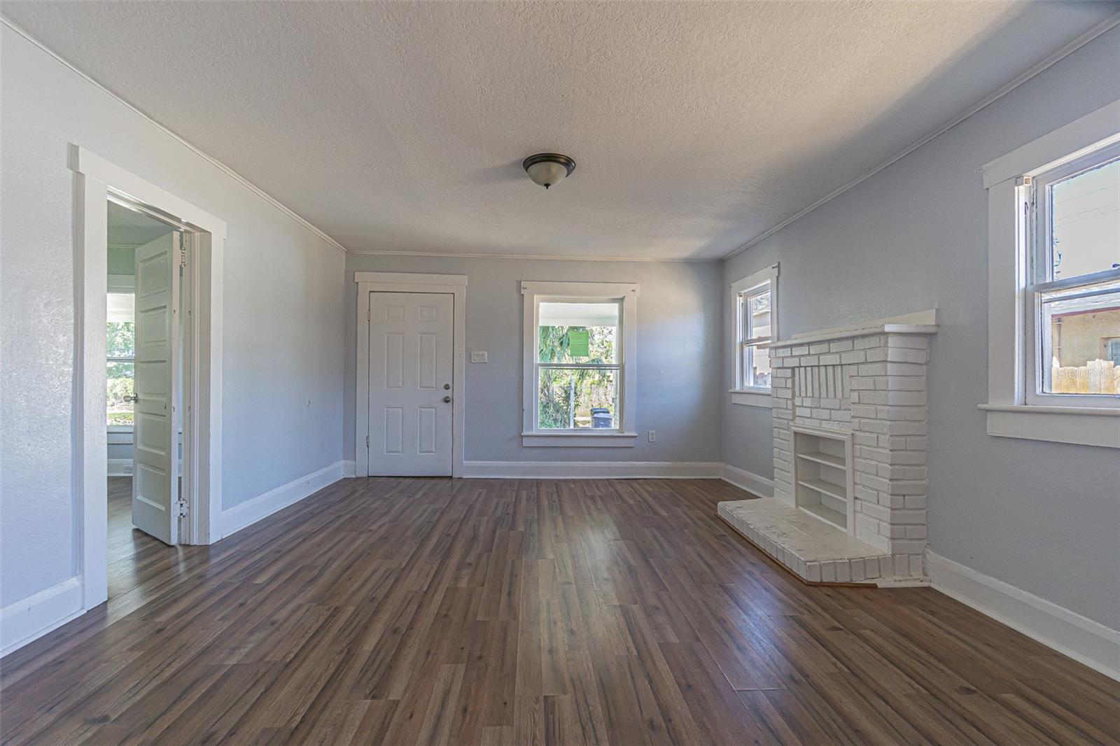 HENDRY & KNIGHTS ADD TO - Residential