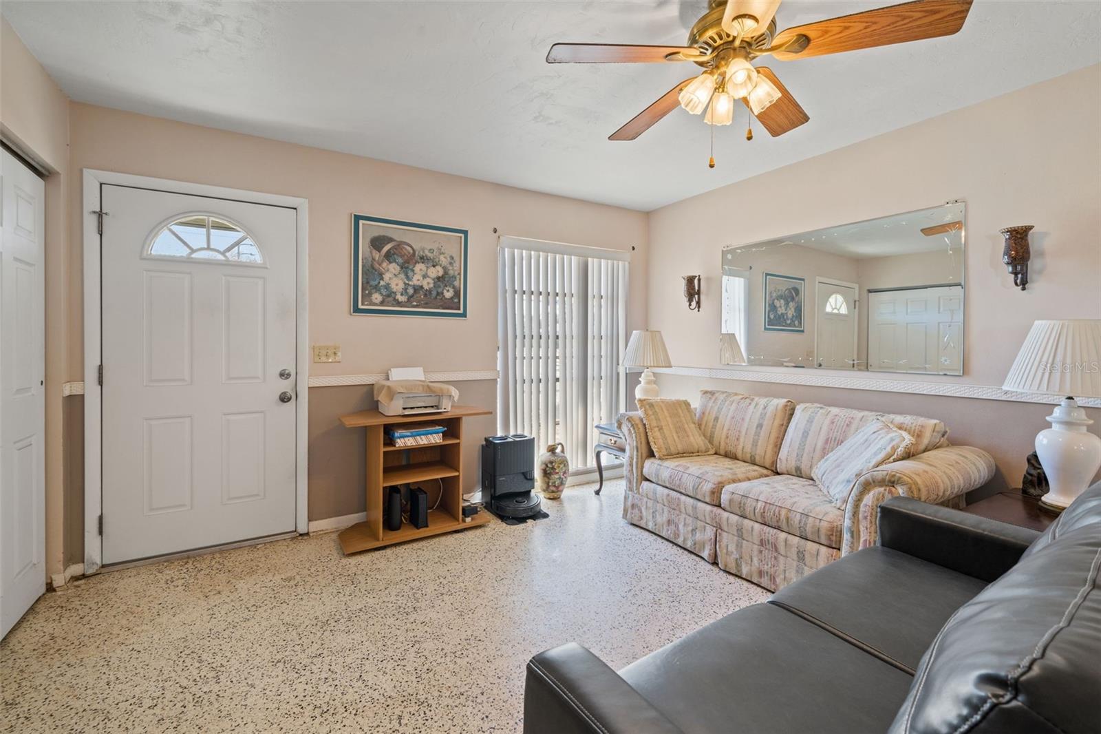 SPRING HILL UNIT 1 BLK 50 LOT 17 - Residential