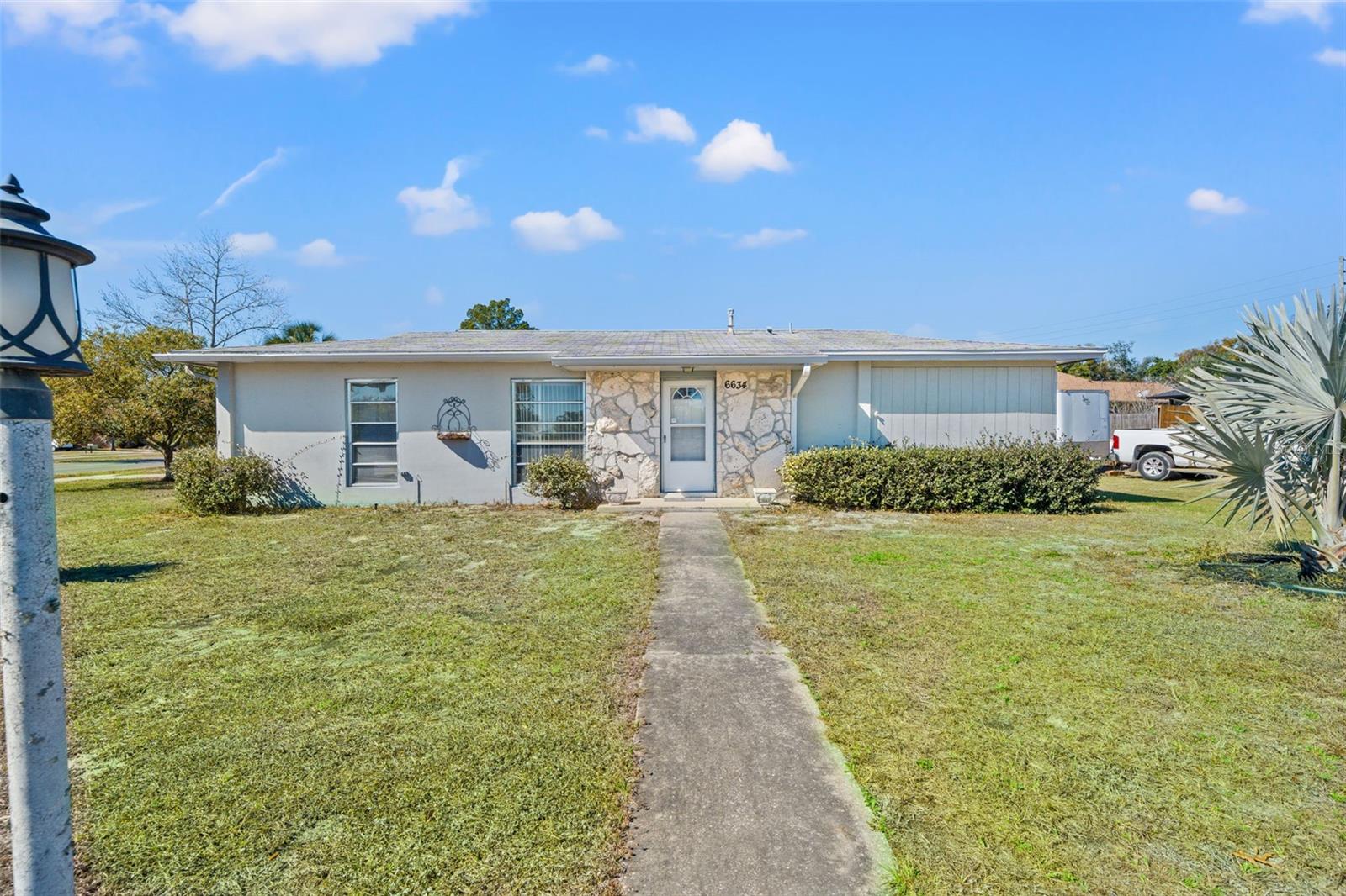 SPRING HILL UNIT 1 BLK 50 LOT 17 - Residential