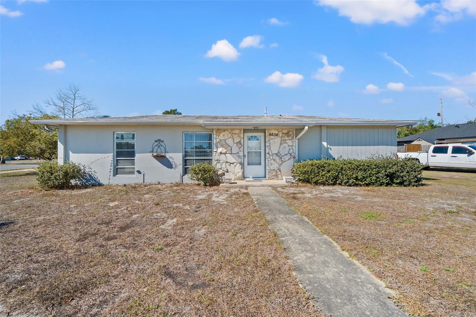 SPRING HILL UNIT 1 BLK 50 LOT 17 - Residential