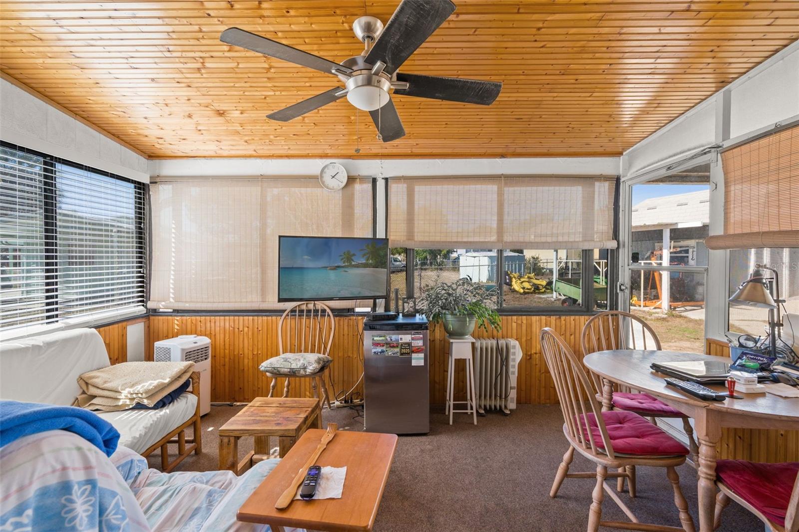 SPRING HILL UNIT 1 BLK 50 LOT 17 - Residential