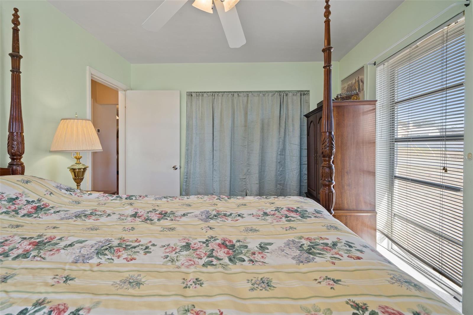 SPRING HILL UNIT 1 BLK 50 LOT 17 - Residential