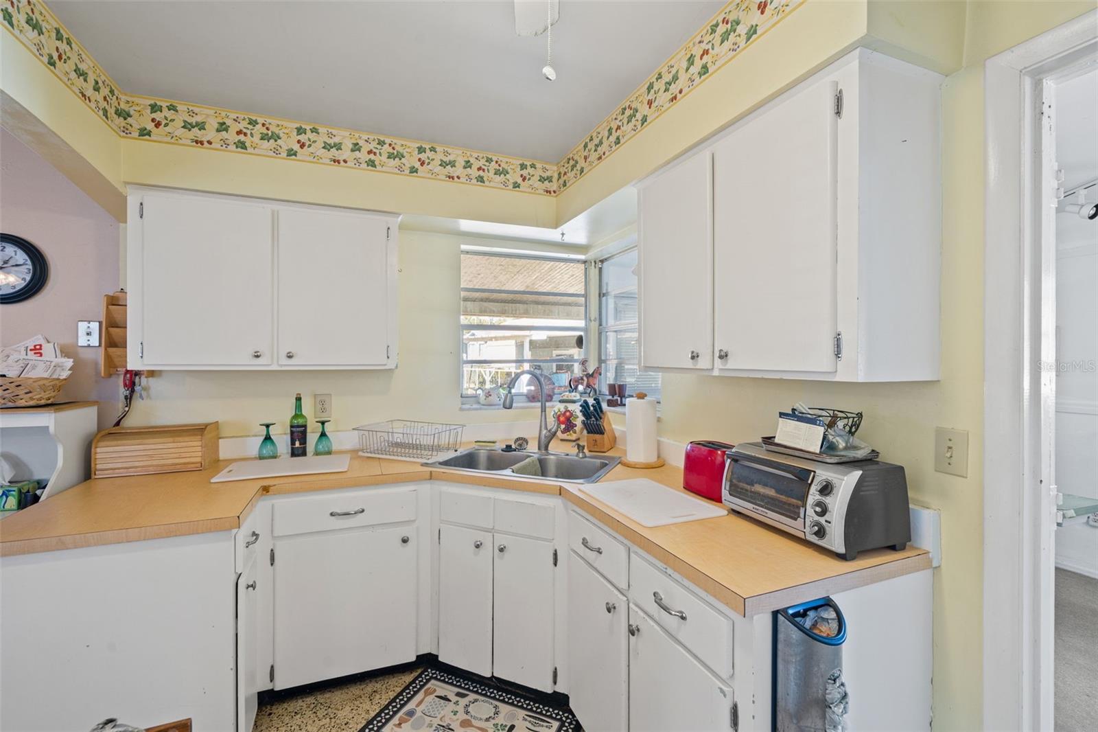 SPRING HILL UNIT 1 BLK 50 LOT 17 - Residential