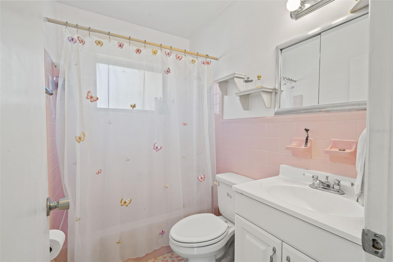 SPRING HILL UNIT 1 BLK 50 LOT 17 - Residential