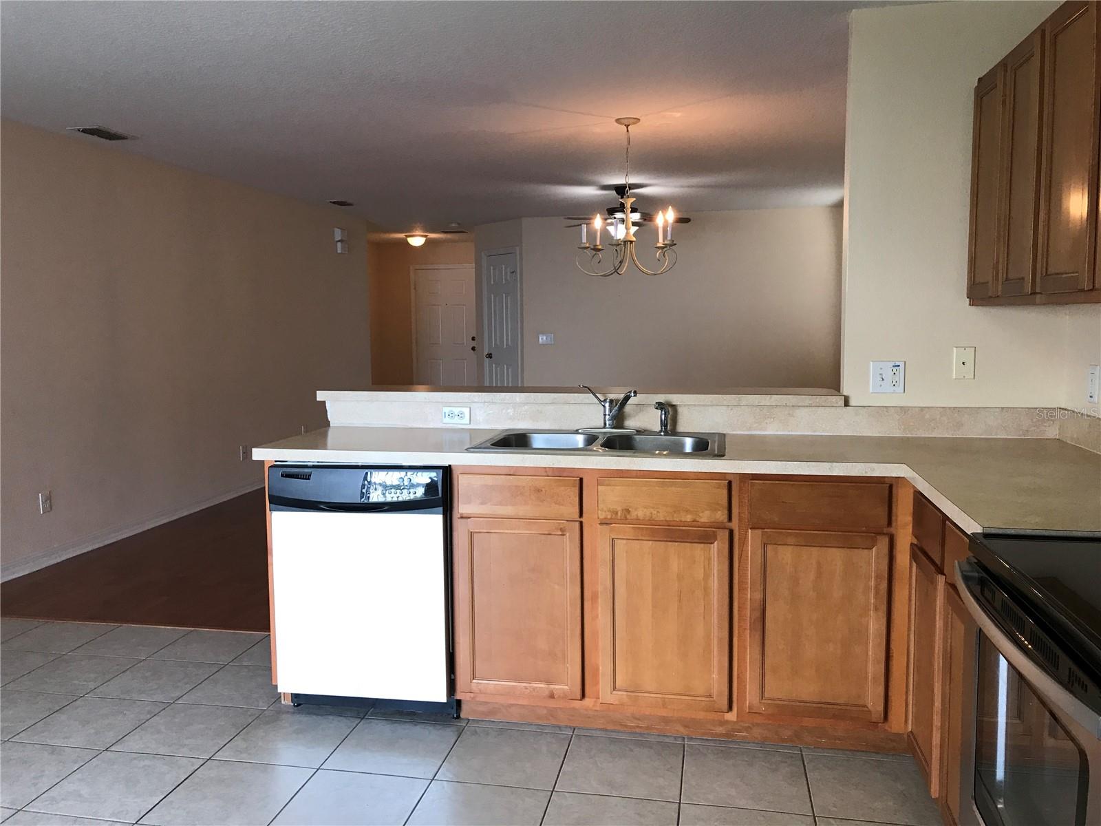 WINDROSE AT SOUTHMEADOW UNIT 2 - Residential Lease