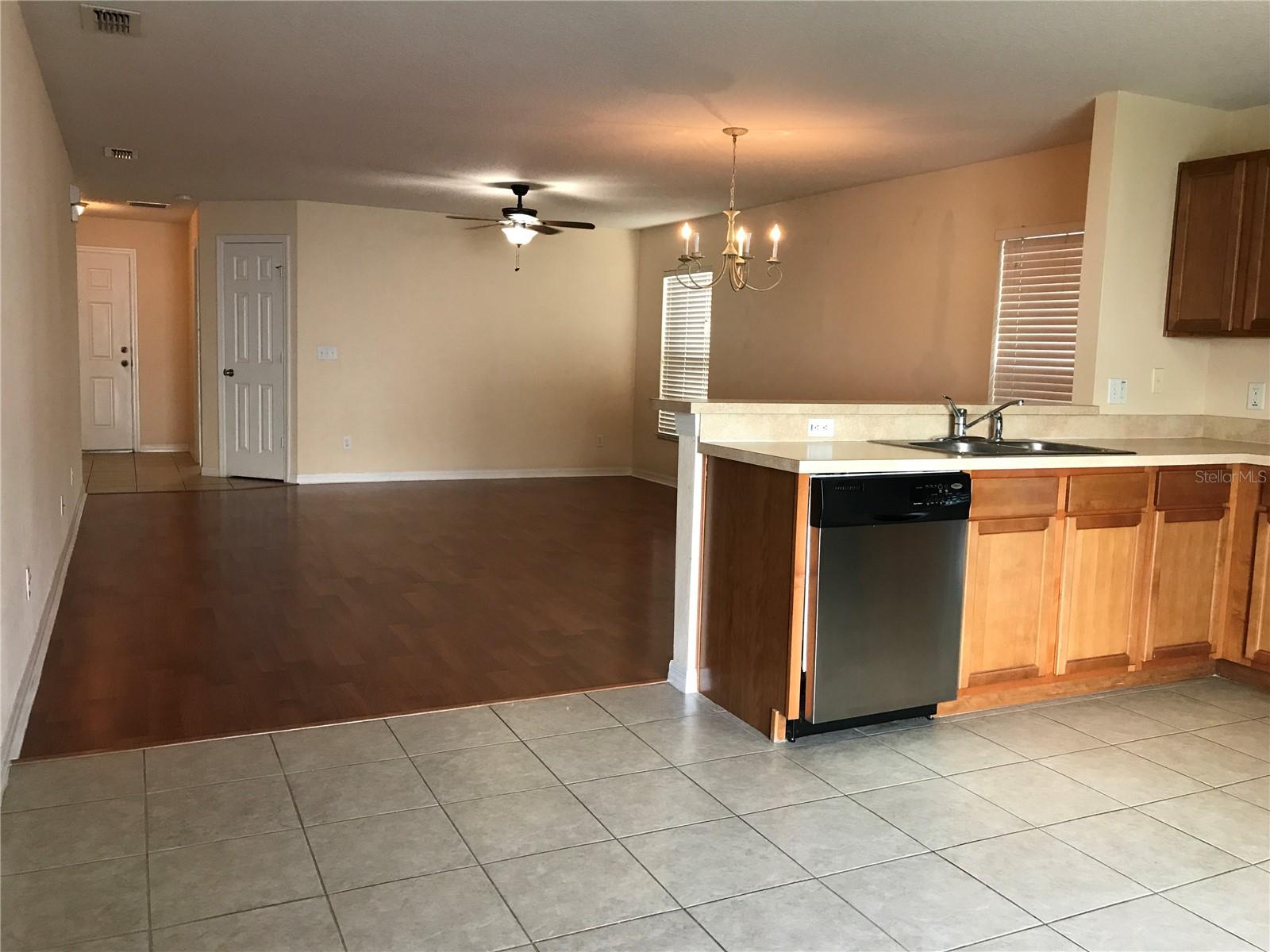 WINDROSE AT SOUTHMEADOW UNIT 2 - Residential Lease