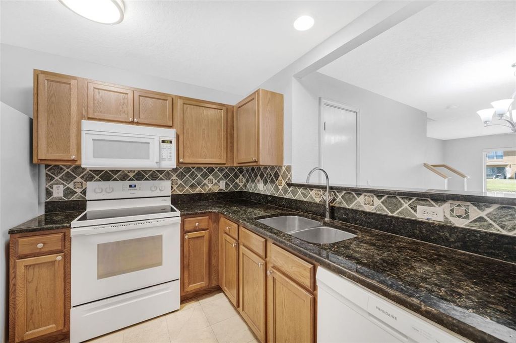 Photo of 6928 Hawthorne Trace Lane, Riverview, FL 33578 (MLS # TB8431995)