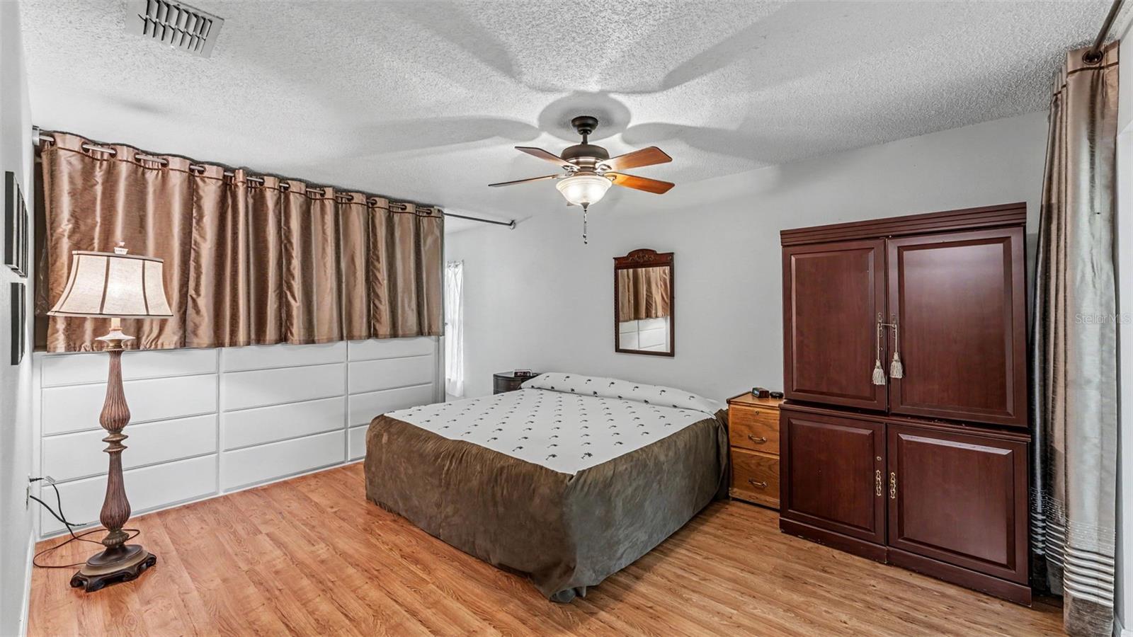 6137 WATERMAN LANE