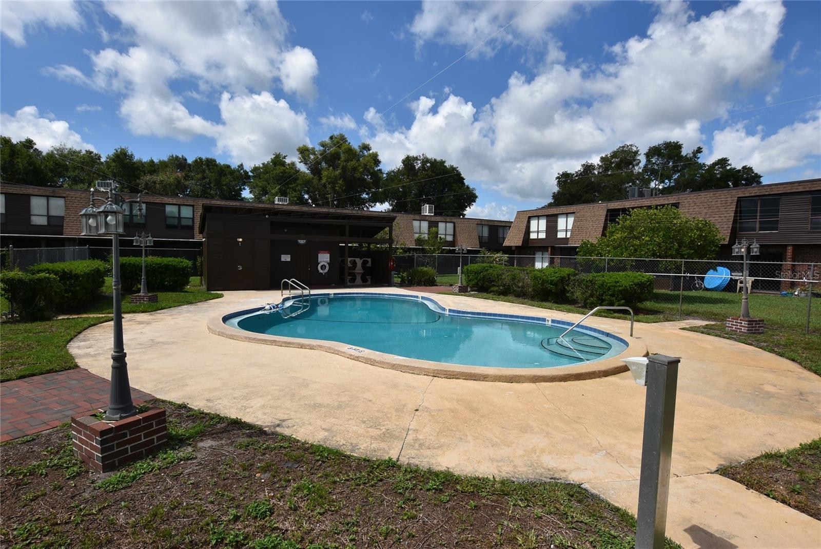 GROVETHE - Residential Lease