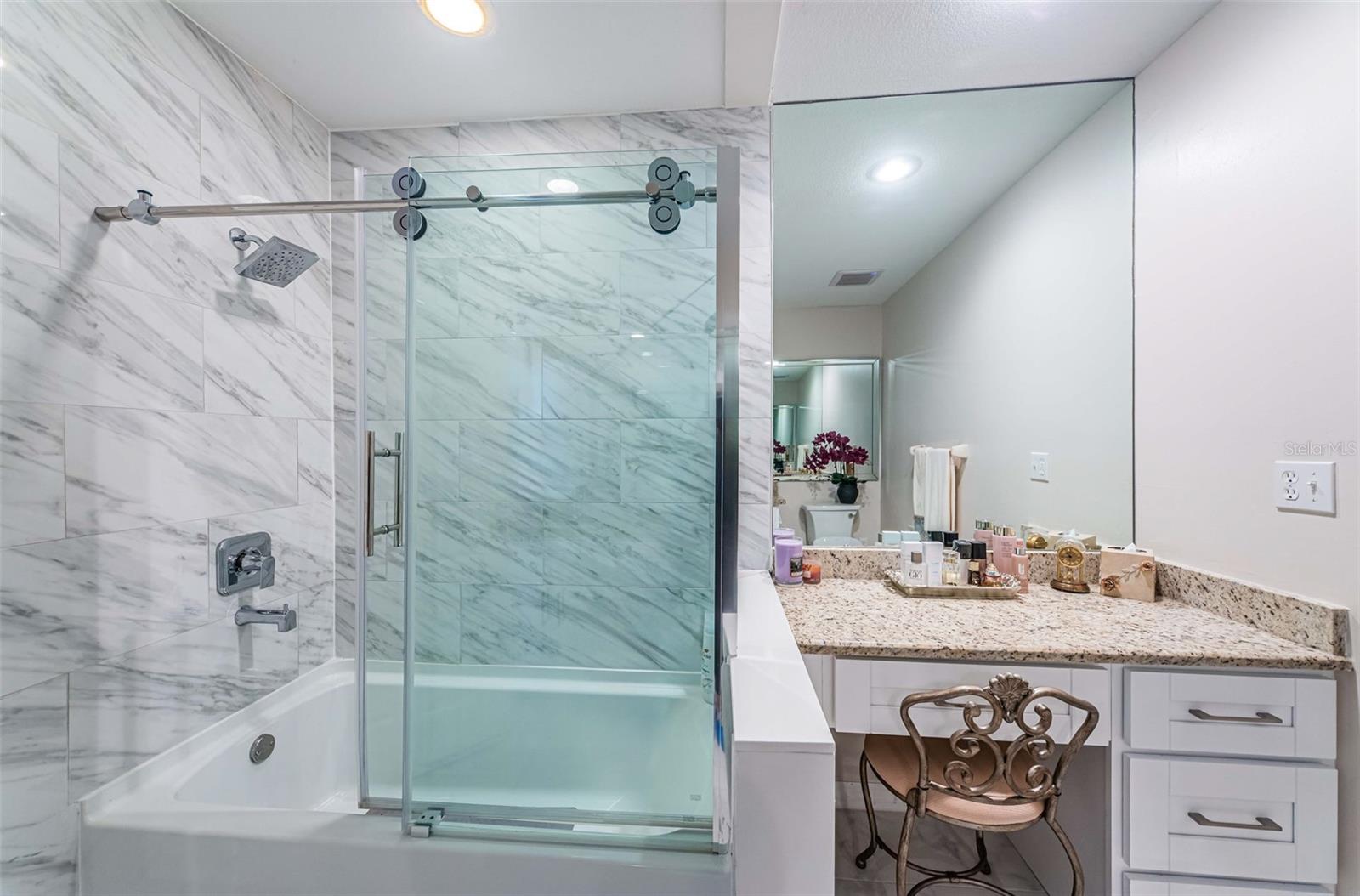 ON TOP OF THE WORLD - Residential