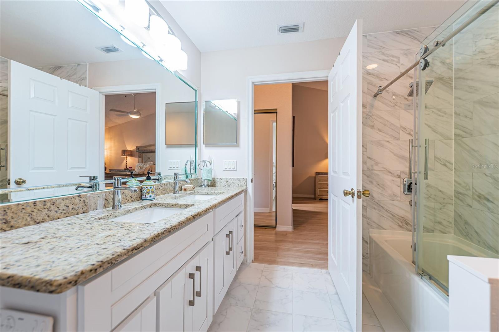 ON TOP OF THE WORLD - Residential