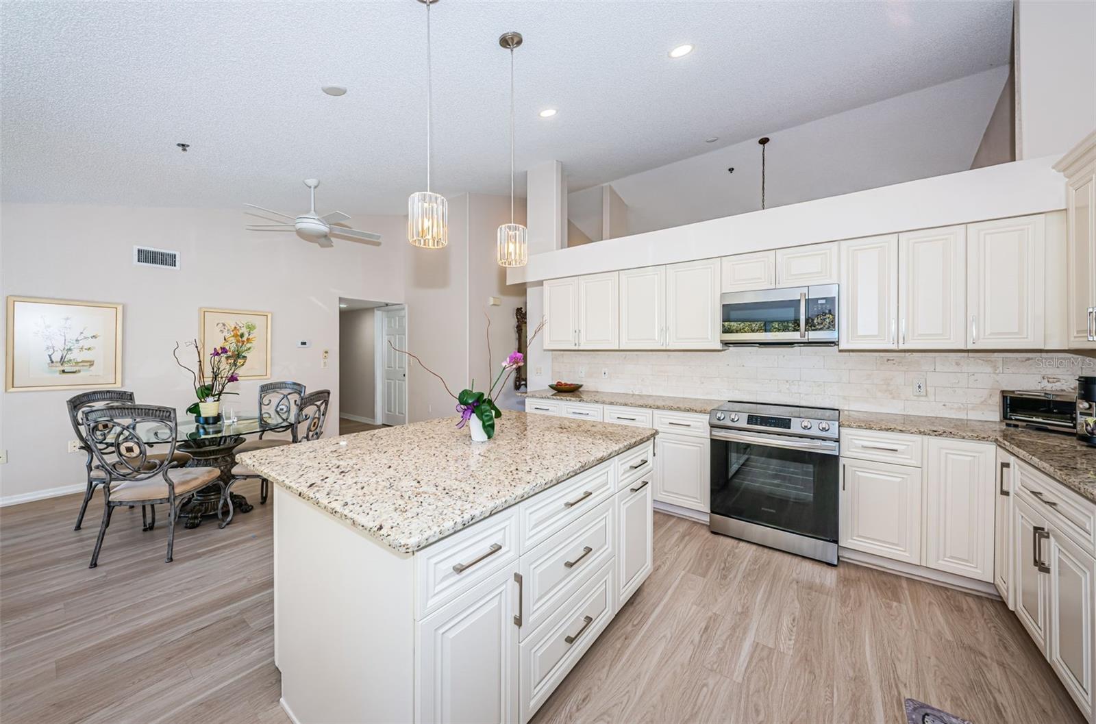 ON TOP OF THE WORLD - Residential