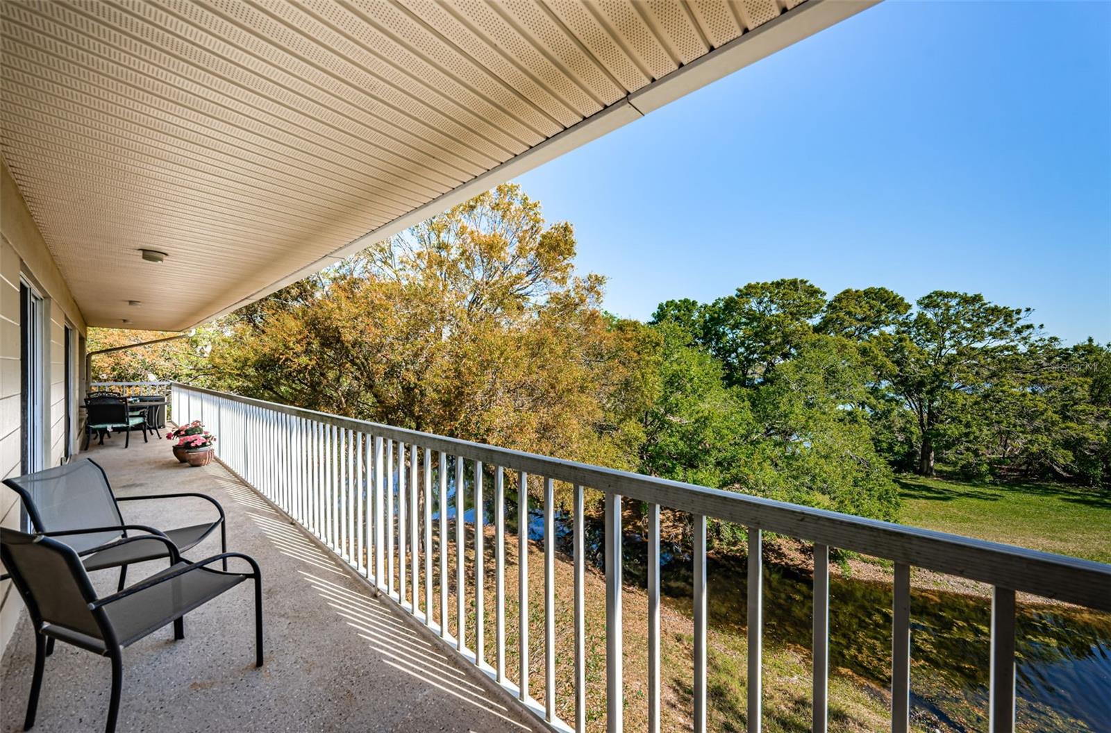 ON TOP OF THE WORLD - Residential