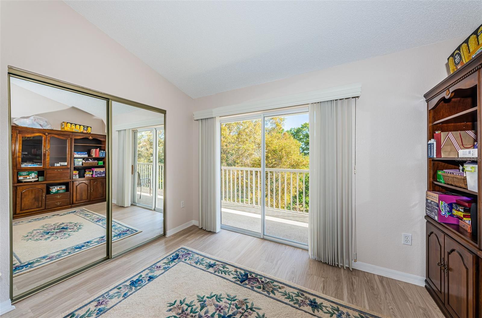 ON TOP OF THE WORLD - Residential