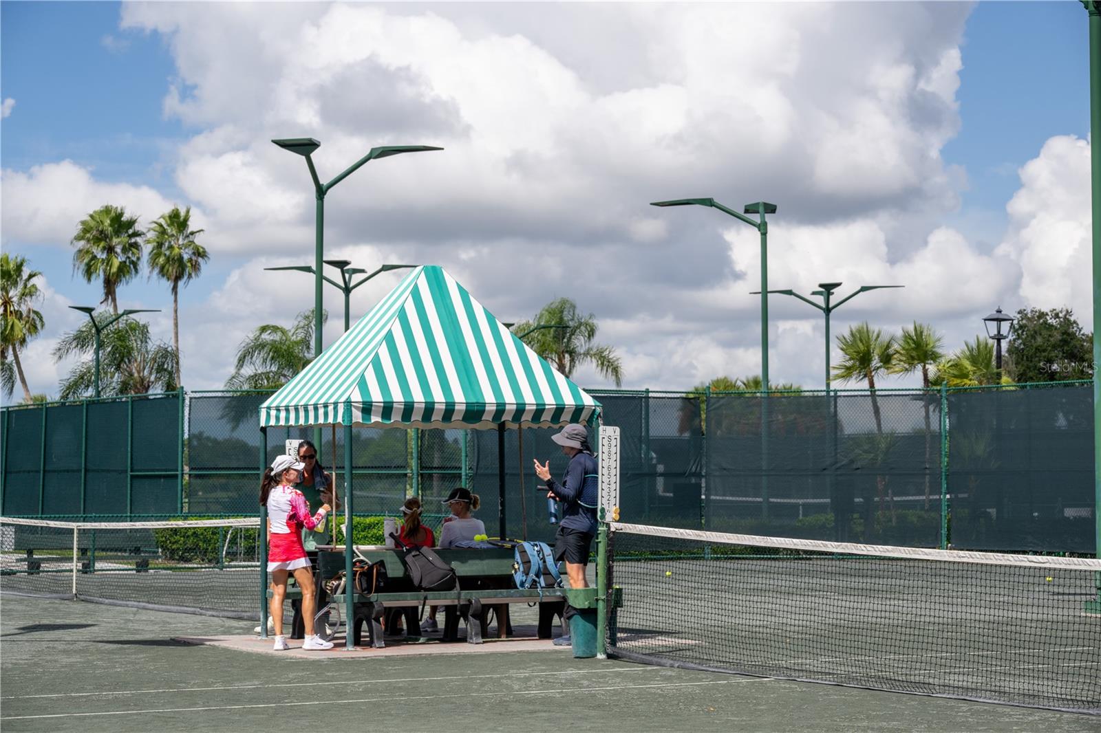 HERITAGE OAKS VERANDA 4 - Residential