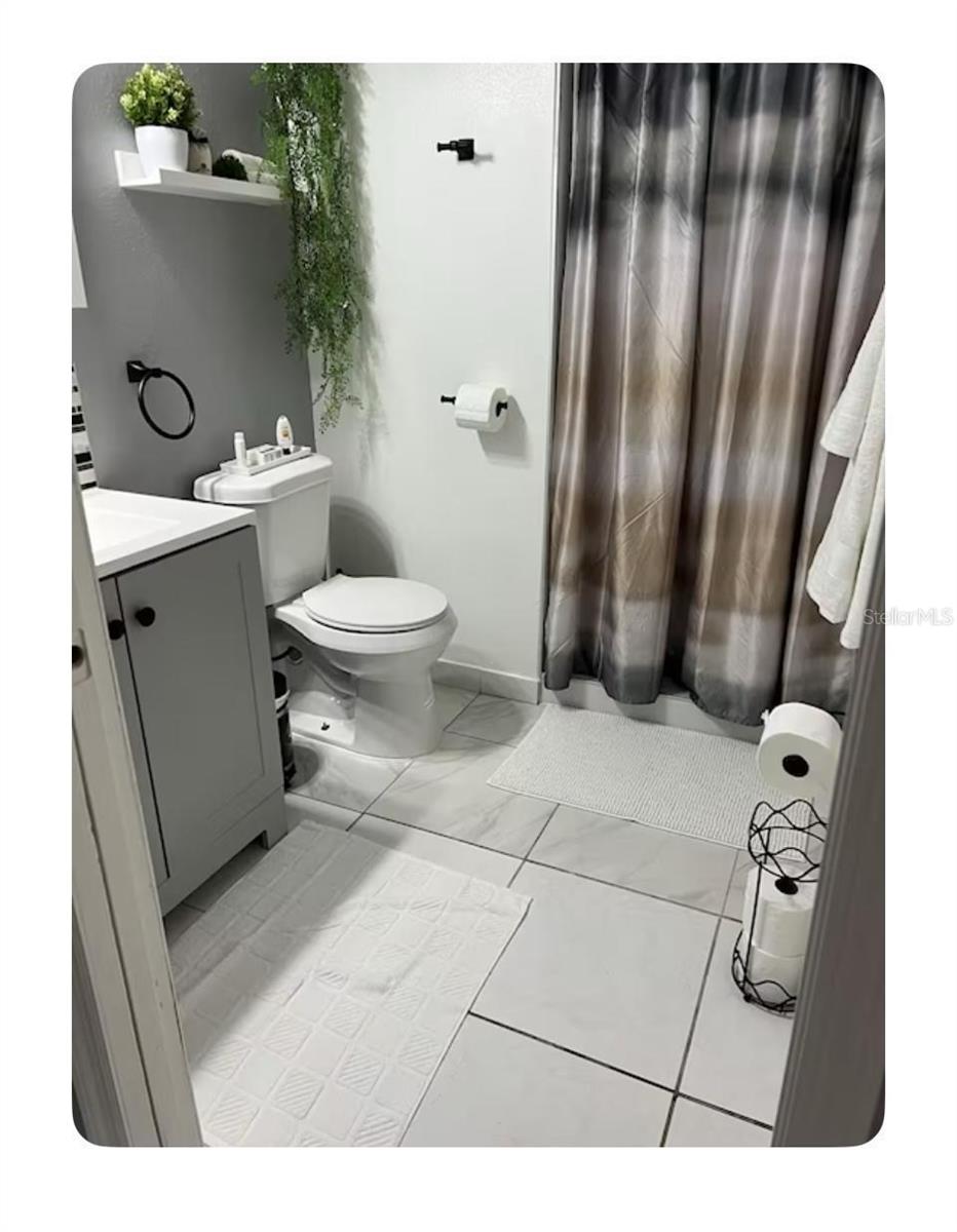 HEATHERSTONE AT CRESCENT LAKES - Residential Lease