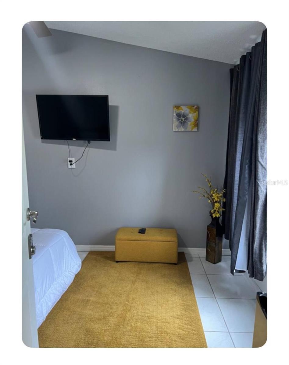 HEATHERSTONE AT CRESCENT LAKES - Residential Lease