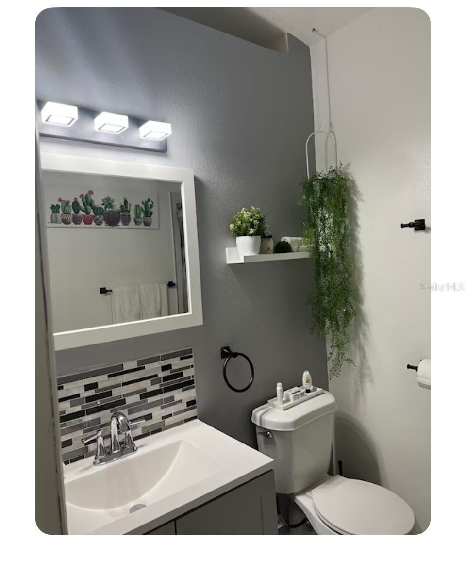 HEATHERSTONE AT CRESCENT LAKES - Residential Lease