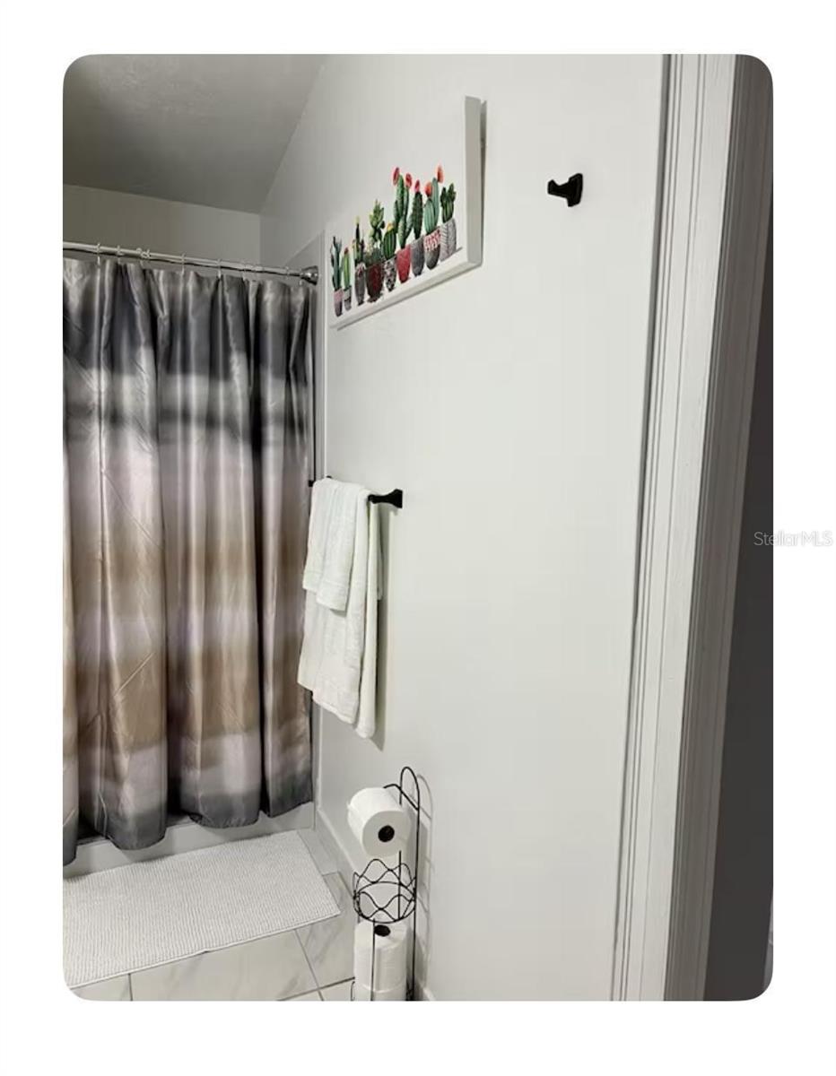 HEATHERSTONE AT CRESCENT LAKES - Residential Lease