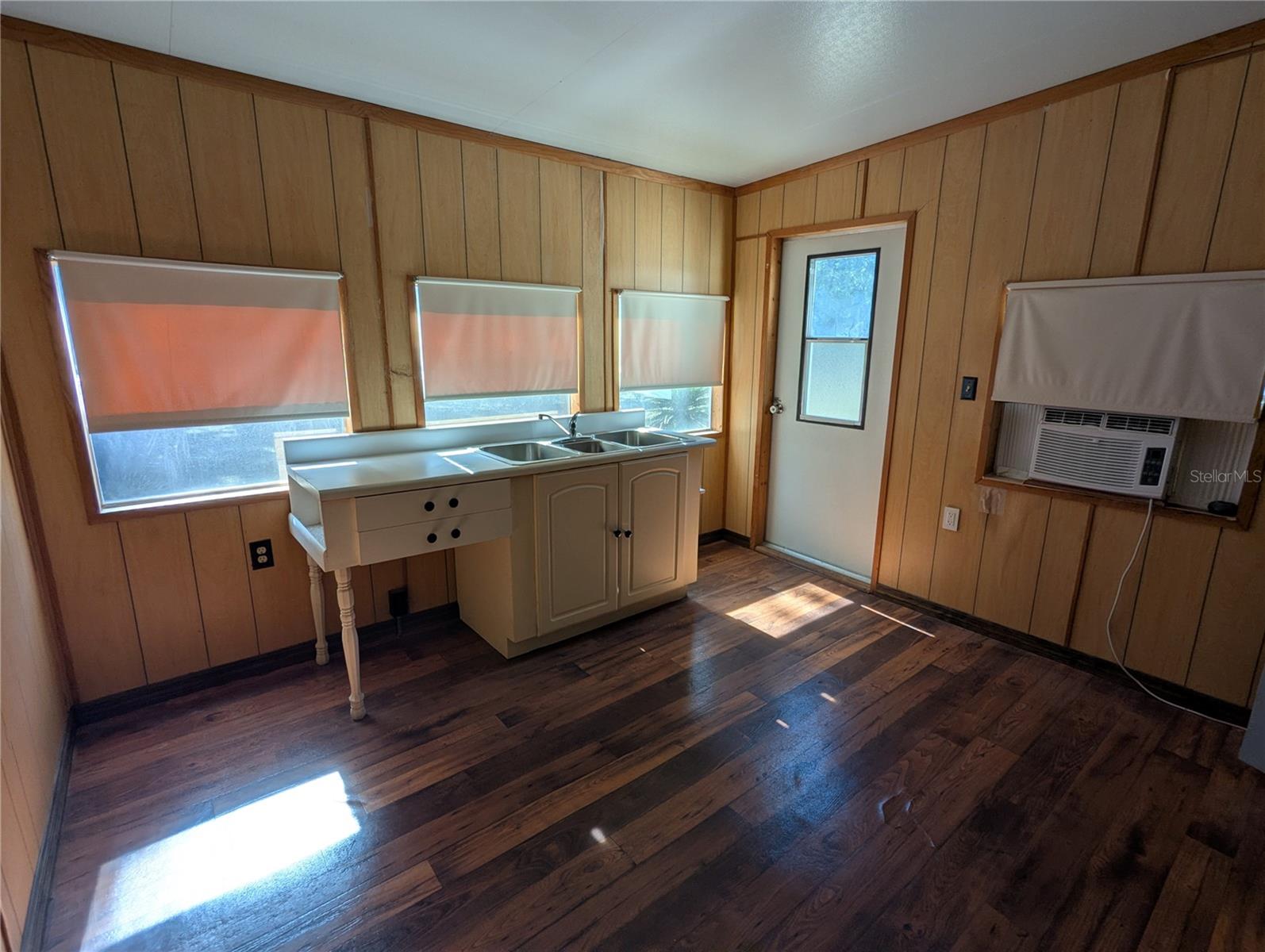 SUWANNEE GARDENS - Residential