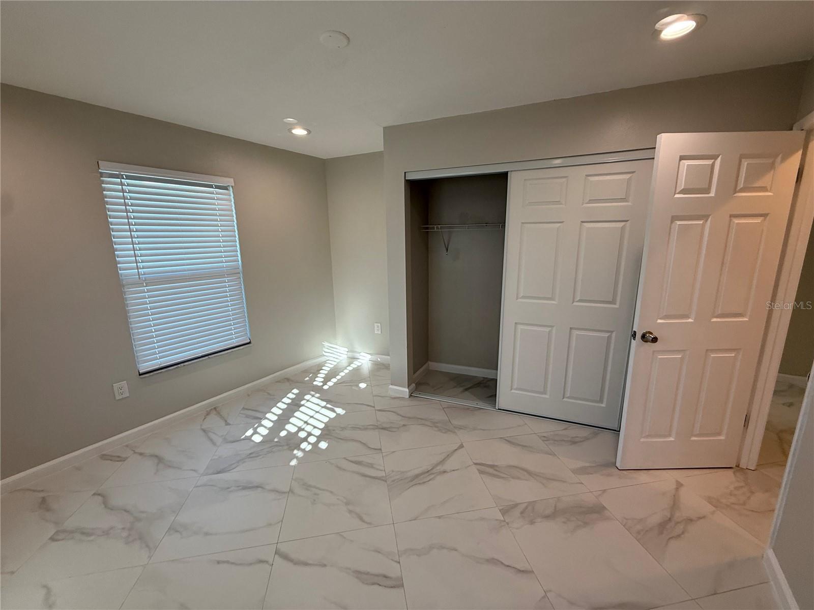 HIDDEN LAKE VILLAS - Residential Lease