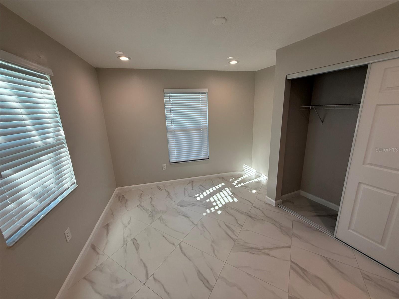 HIDDEN LAKE VILLAS - Residential Lease